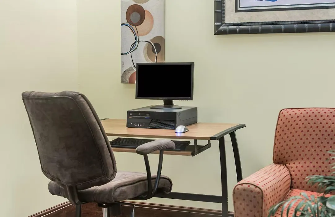 Days Inn By Wyndham Fort Myers-1