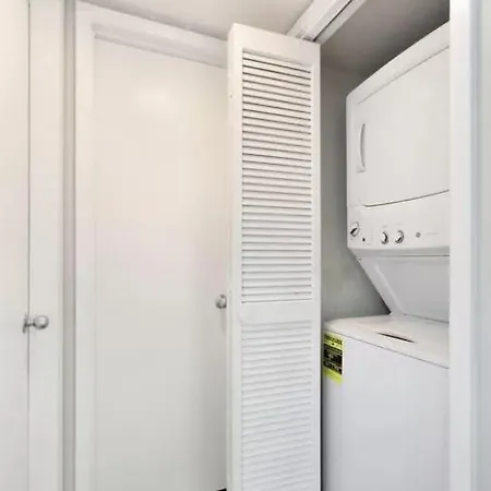 Back Bay Condo 1106-2
