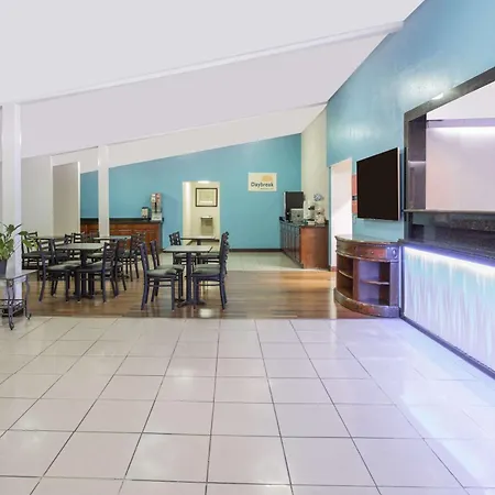 Days Inn By Wyndham Virginia Beach Town Center-3