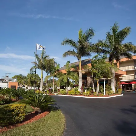 Days Inn By Wyndham Sarasota Bay-3
