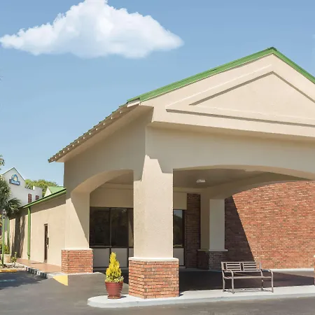 Days Inn By Wyndham Mt Pleasant-Charleston-Patriots Point-3