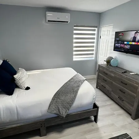 Oceano Suites Daytona Beach-3
