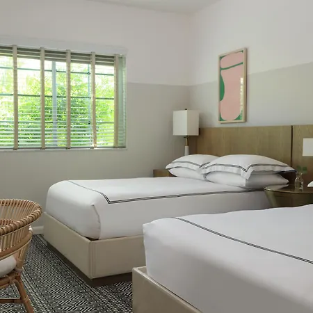 Kimpton Surfcomber Hotel By Ihg-3