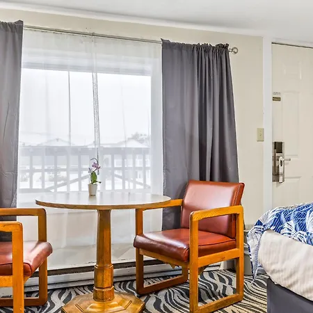 Tides Motel - Hampton Beach-3