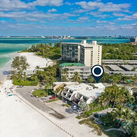 Parrot Beach Cottages Suite #2-3