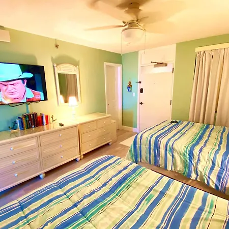 Harbour Beach Resort - Direct Oceanfront, Private Balcony !-3