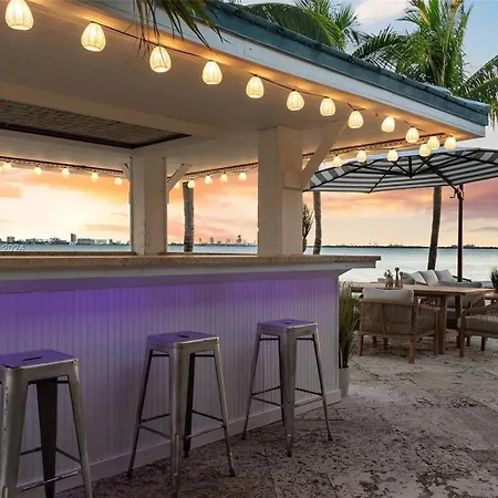 Villa Hashmi Luxury 5Bd & 5Ba Retreat On North Bay Island-3