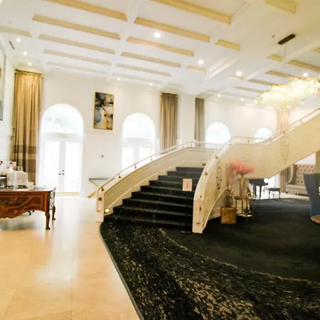 Alexander 1211 Beachfront Condo With Direct Beach Access, 2 Pools, Sauna, Gym-3