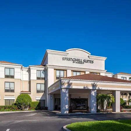 Holiday Inn Express & Suites Sarasota Bradenton-2