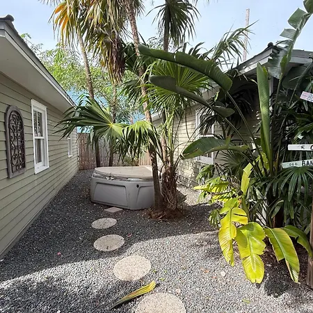 Ibis Suite | Bright Hideaway, Hot Tubs, Steps From Duval!-2
