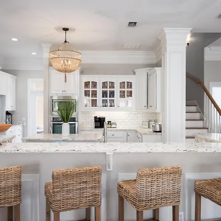 Luxury Community Pool, Hot Tub And Beach And Games-2