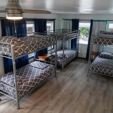 Aloh Seaside Women'S Hostel-2