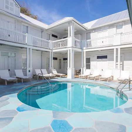 Classic King With Balcony At Curry Mansion-2