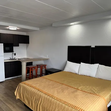 Belmont Inn & Suites Virginia Beach-2