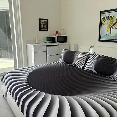 Men Only Clothing Option Guesthouse Near Wilton Manors-3