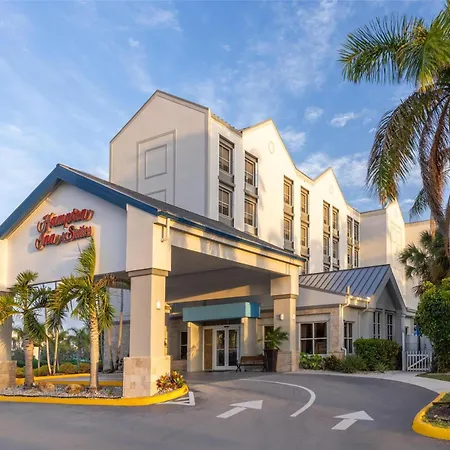 Hampton Inn & Suites Fort Lauderdale Airport-2