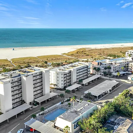Crescent Royale Condominiums 106-3