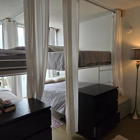 Ocean Front Vortex Female Hostel Private Rooms Free Bikes-3