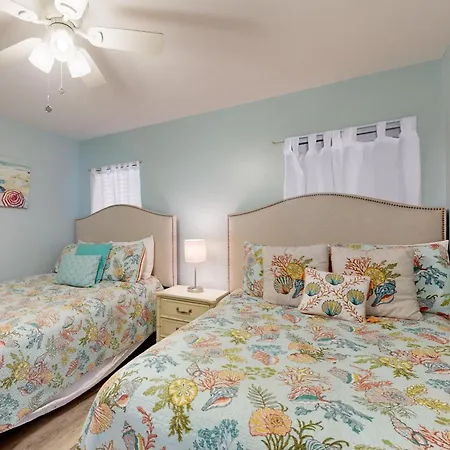 Oceanfront Corner Condo With Sunrise-View Balcony, Pool & 1-Minute Walk To Beach-2