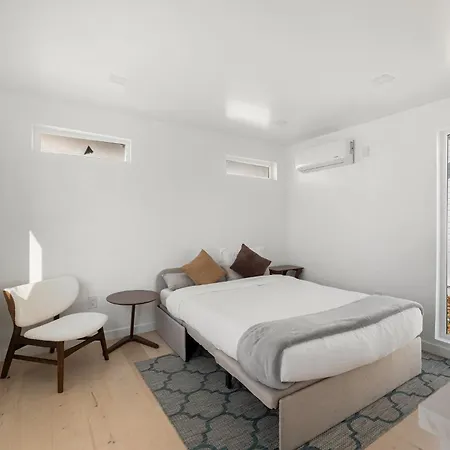 Pacific Coast Suites - Oceanfront Living-2