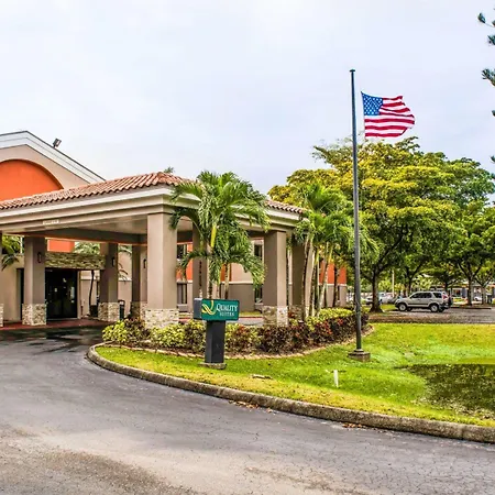 Quality Suites Fort Myers I-75-2