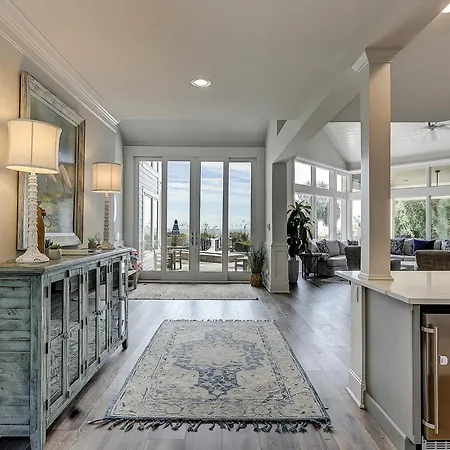 Luxury Oceanfront 7 Bedroom 7 Ba Wonderful Pool Deck Beach Gear And Bike Rentals Included-3