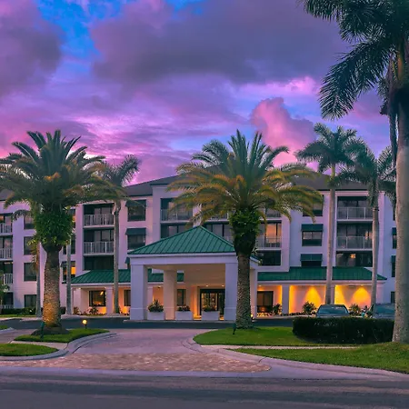Courtyard By Marriott - Naples-3