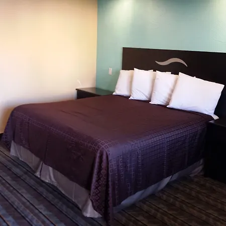 Travelodge By Wyndham San Diego Seaworld-2
