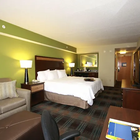 Hampton Inn & Suites Fort Myers Beach/Sanibel Gateway-2