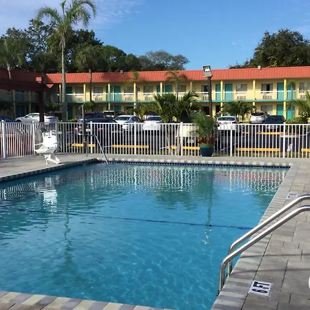 Super 8 By Wyndham Sarasota Near Siesta Key-3