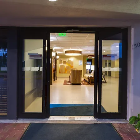 Holiday Inn Express Fort Lauderdale North - Executive Airport By Ihg-2