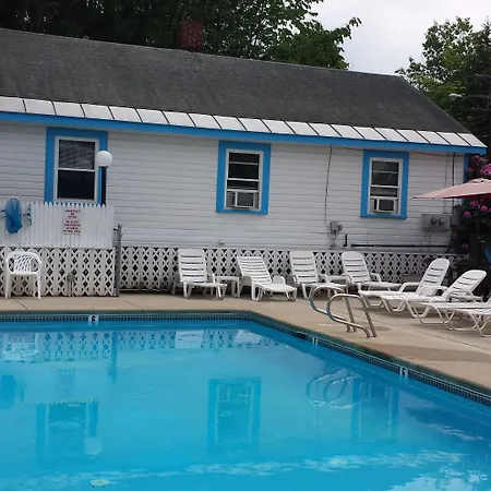 Weirs Beach Motel & Cottages-3