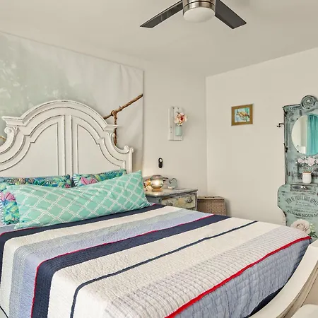 Beach Front Bungalow At Pacific Beach-2