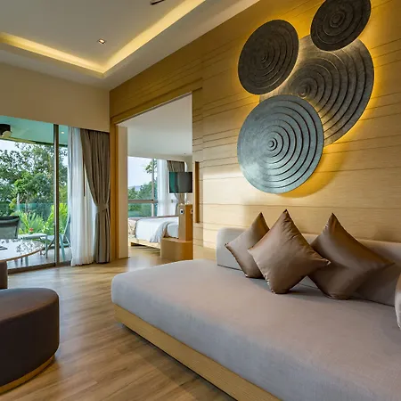 Crest Resort & Pool Villas-3