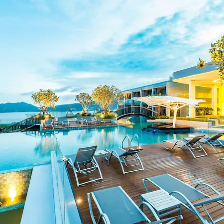 Crest Resort & Pool Villas-2