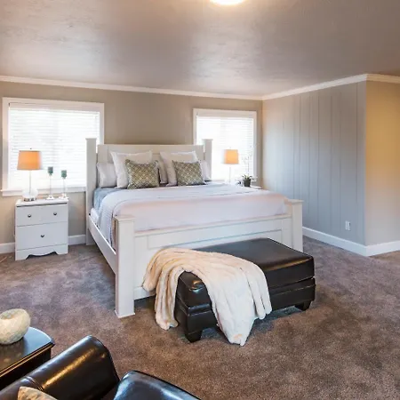 Beach Drive Suites-3