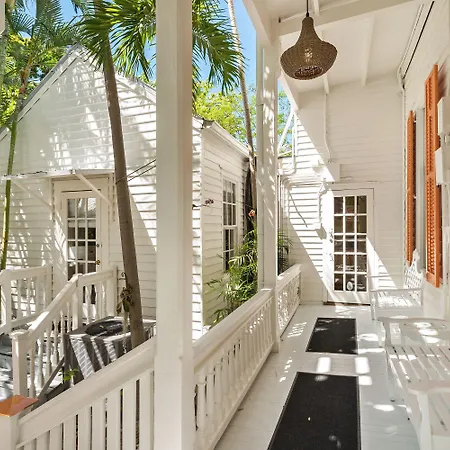 Marreros Guest Mansion - Adult Only-2