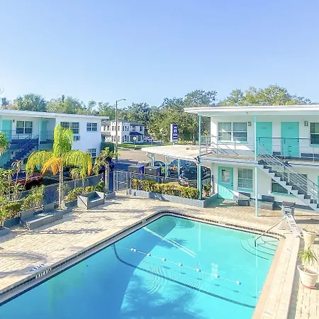 Uptown Inn & Suites-3