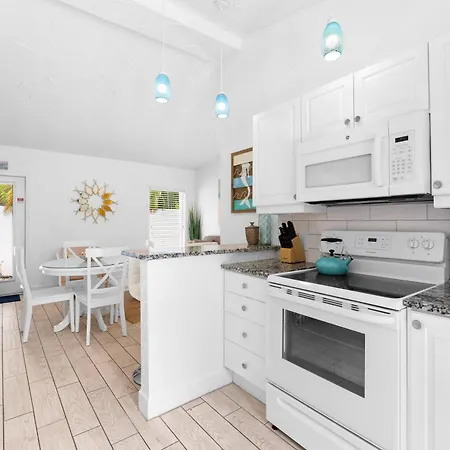 Crescent Beach Villas By Beachside Management-2