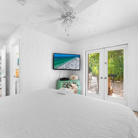 Crescent Beach Villas By Beachside Management-3