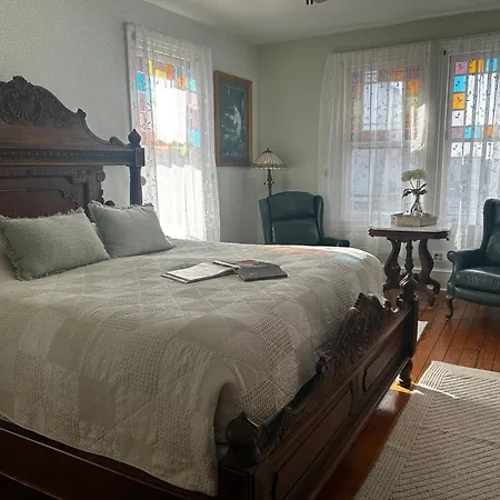 Beauclaires Bed & Breakfast-3