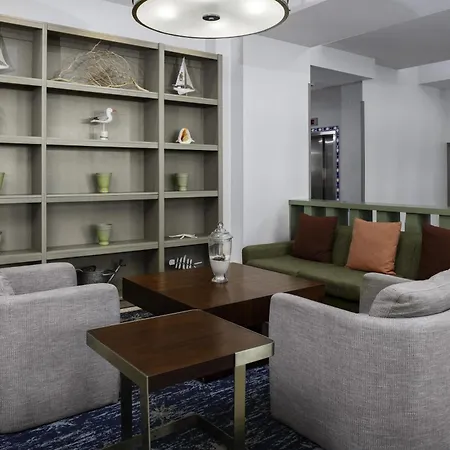 Hilton Garden Inn Miami South Beach-3