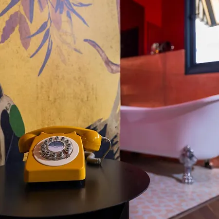 Scarlet Hotel-2