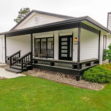 Cozy Cove Cottage-3