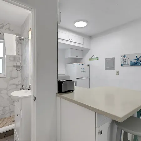 Tropic Terrace Suite #50 - Beachfront Resort-2