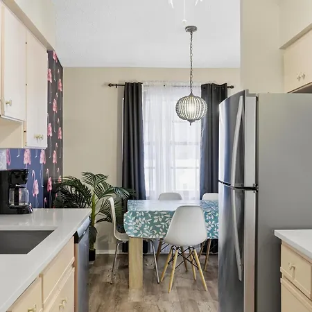 Jellyfish Unit, Walk To Beach & Siesta Key Village, Pet-Friendly-2