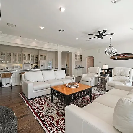 Bourbon Breeze - Beachy Home Near The Gulf With Spacious Outdoor Pool Area-3
