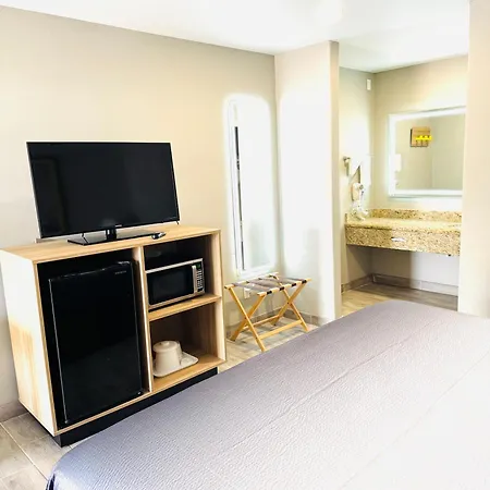 Super 8 By Wyndham Corpus Christi-2