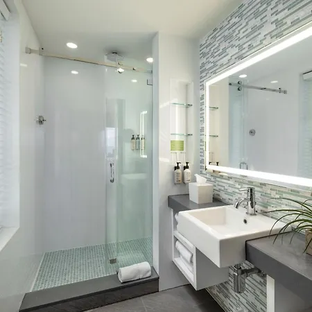 The Palms Hotel & Spa-3
