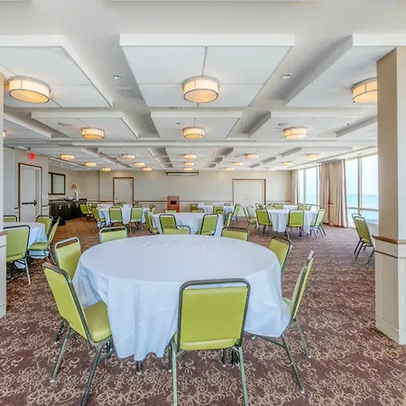 Holiday Inn & Suites Virginia Beach - North Beach By Ihg-3